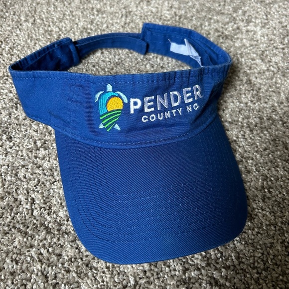 Woman’s blue visor with sea turtle - Picture 1 of 4